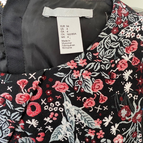 H&M Floral Patterned Midi Dress Size 4 - Picture 3 of 4